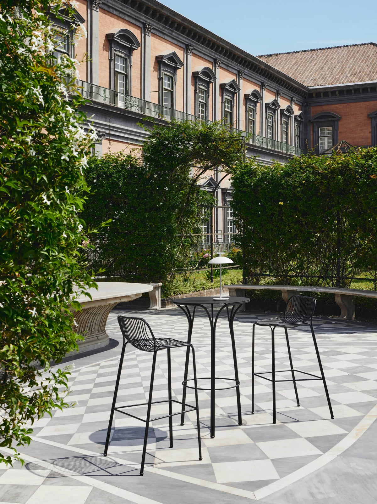 Mange debout Hiray Ludovica Roberto Palomba Kartell