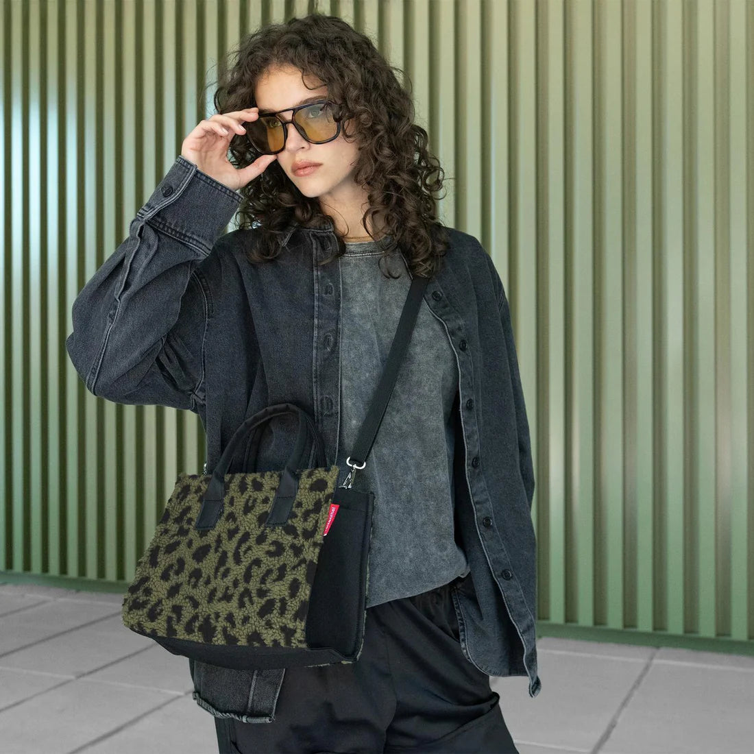 Sac a main motif leopard vert Reisenthel