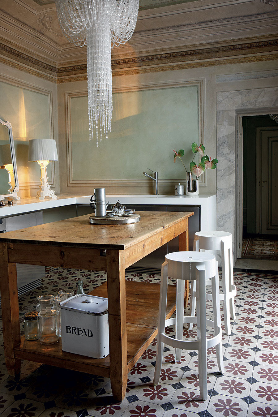 Tabouret Charles Ghost Kartell