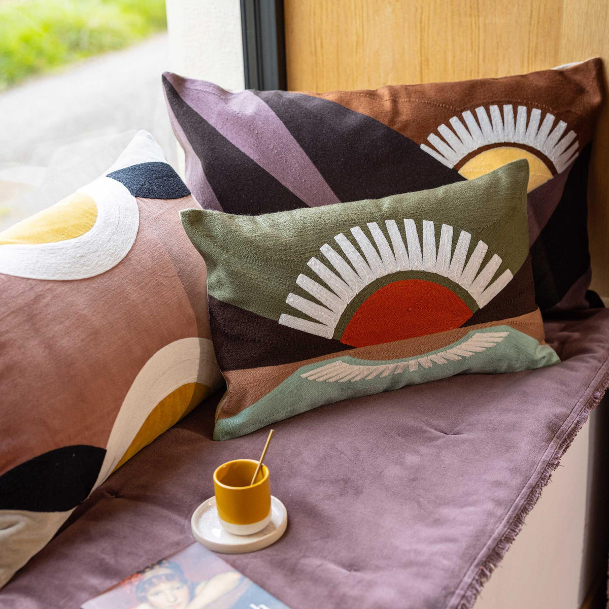 Coussin brodé Eol Vivaraise